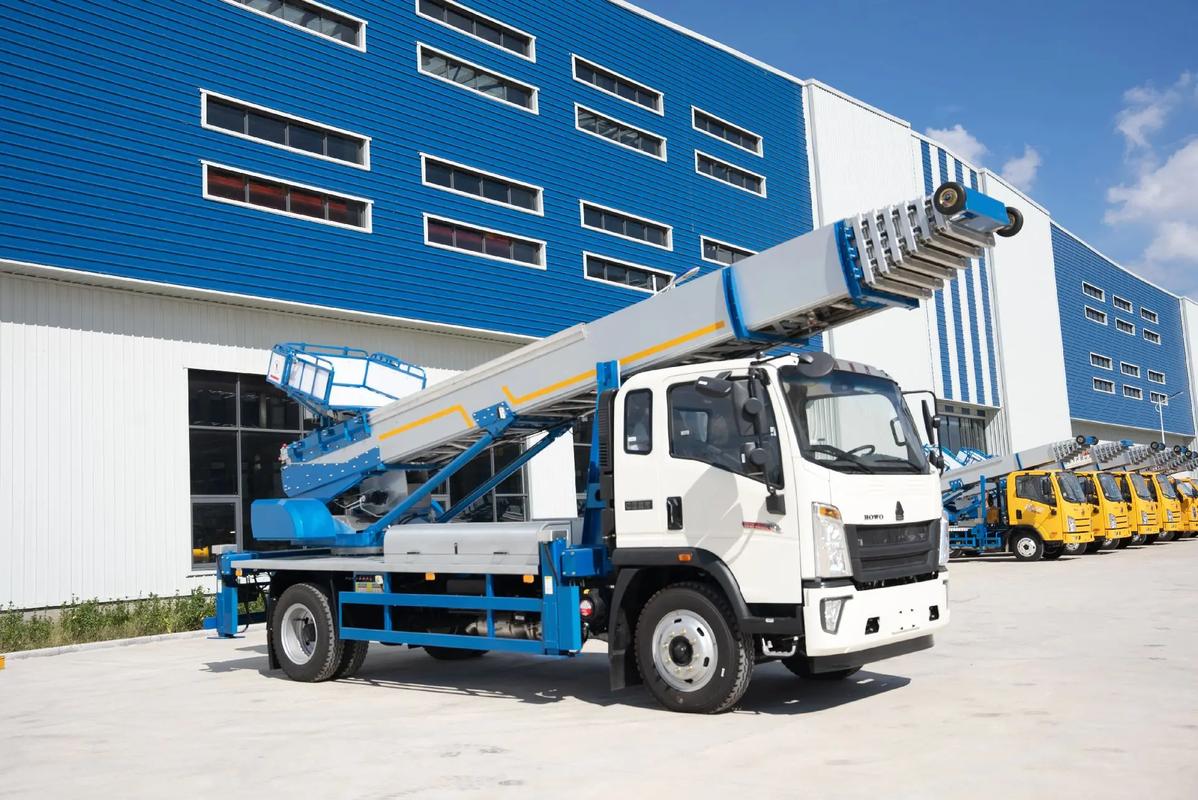 威宁出租云梯车高空作业车 建筑垃圾搬运